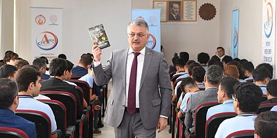 Vali Yazıcı: Gençlerimizin okuma kültürünü geliştireceğiz