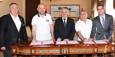 Vali Yazıcı hayırseverlerle Aile Sağlığı Merkezi protokolünü imzaladı