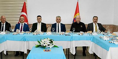 Vali Yazıcı iftarını Elmalı İlçe Jandarma Komutanlığı'nda yaptı