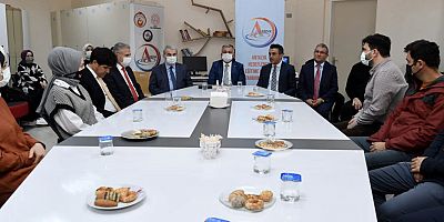 Vali Yazıcı: İyi eğitim almış ve kendine güvenen gençlerimizle geleceğe umutla bakıyoruz