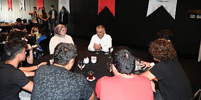 Vali Yazıcı, kahvaltıda çocuklarla bir araya geldi