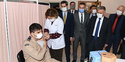 Vali Yazıcı, sağlıklı bir eğitim için aşı olmanın önemine değindi