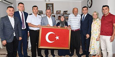 Vali Yazıcı Şehit Murat Güney'in ailesini ziyaret etti