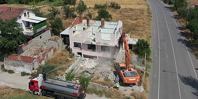 Vatandaş talep etti, yıkım anında gerçekleşti