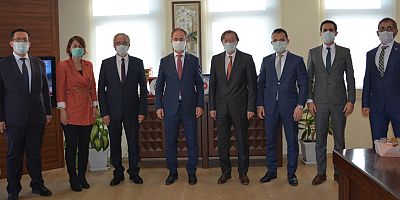 Vergi Dairesi Başkanı Karayılan'dan Antalya SMMMO'ya ziyaret