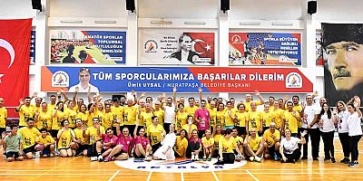 Veteranlar badminton şenliği başladı