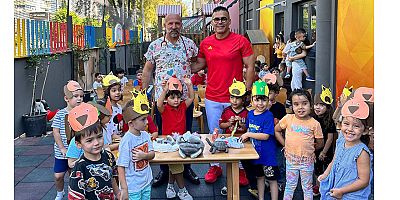 Veteriner Hekim Barış Ayan, Hayvanları Koruma Günü'nde çocuklarla buluştu