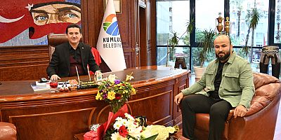 Yağlı güreş Türkiye şampiyonu Orhan Okulu Başkan Köleoğlu'nu ziyaret etti