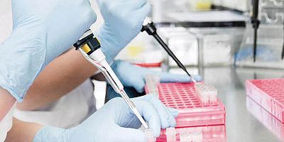 Yakın Doğu Üniversitesi, grip ve COVID-19’u aynı örnekten saptayan Hibrit PCR Tanı Kiti geliştirdi