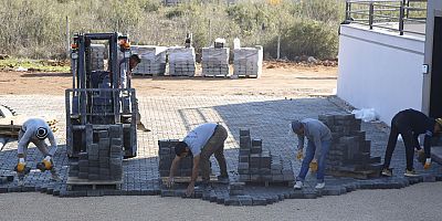 Yalınlı Mahallesi’nde parke yol çalışması