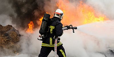 Yangın anında maruz kalınan duman ve kimyasallar itfaiyecileri tehdit ediyor