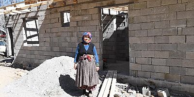 Yangında evini kaybeden Havva teyze yeni yuvasına kavuşuyor