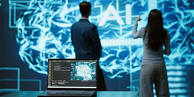 Yapay Zekâ Çağında Şirket Yönetimi: Liderler Hangi Yetkinlikleri Geliştirmeli?