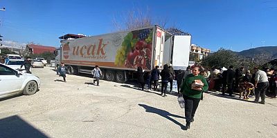 Yaş meyve sebze sektörü, araçları ile Türkiye’nin yardımlarını deprem bölgesine taşıyor