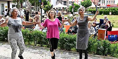 Yaşlı evlerinde bahar şenliği