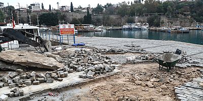 Yat Limanı'nda fırtına sonrası onarım çalışmaları devam ediyor