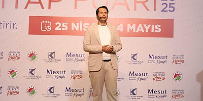 Yazar Mustafa Sekban, Kepez Kitap Fuarı’nda öğrenciler için konuştu