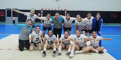 Yıldız Kelebekler çeyrek finalde