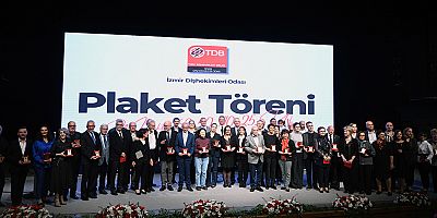 Yıllarını Topluma Adayan Diş hekimleri Plaketle Onurlandırıldı