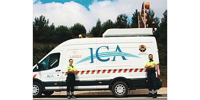 Yolları açık tutan otoyol çalışanlarının güvenliği sürücülerin elinde