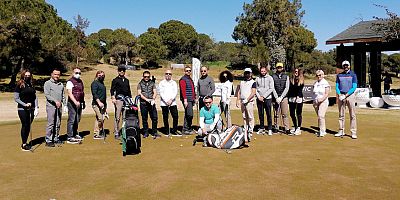 YÖRSİAD golf öğreniyor