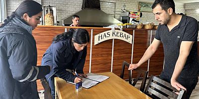 Zabıta ekiplerinden fiyat listesi denetimi