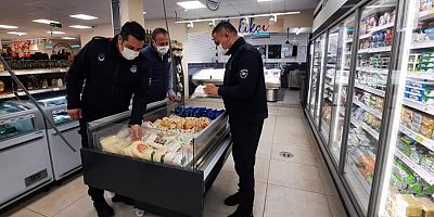 Zabıta ekiplerinden marketlerde denetim
