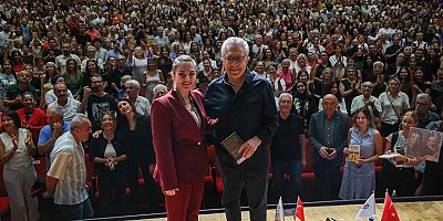 Zülfü Livaneli okurlarıyla buluştu