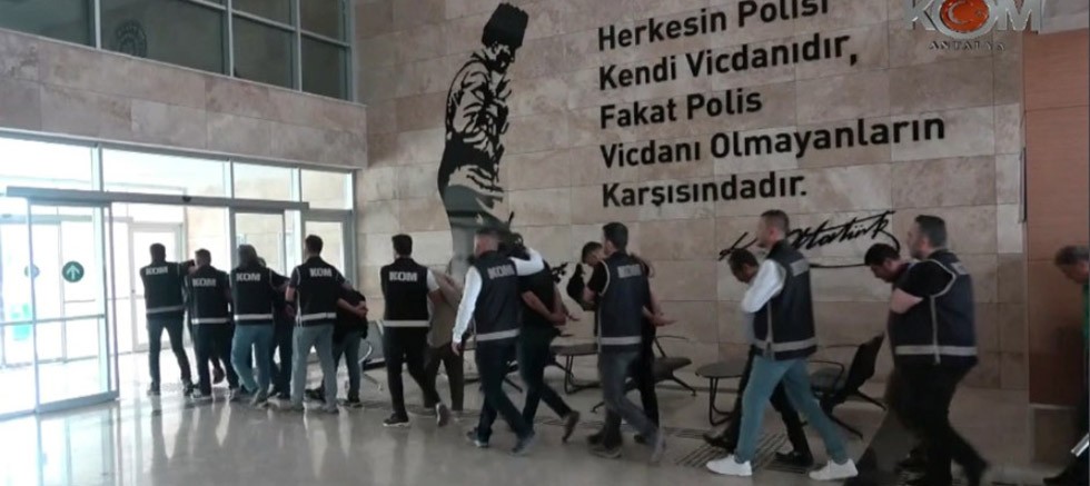 Tefecilik Operasyonunda 13 Şahıs Yakalandı