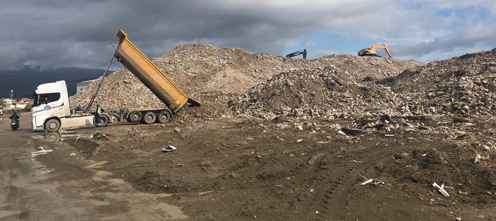 TEMA Vakfı’ndan çarpıcı çalışma: Hatay’daki enkaz atıkları zehir saçıyor