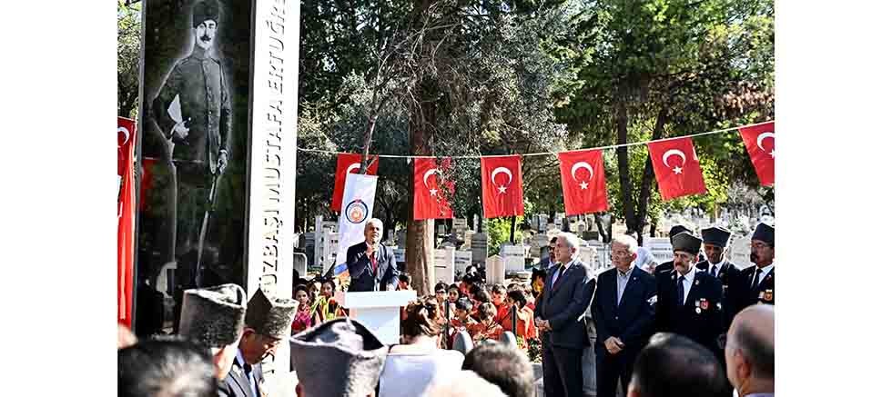 Topçu Yüzbaşı Mustafa Ertuğrul Aker, anıt mezarında anıldı