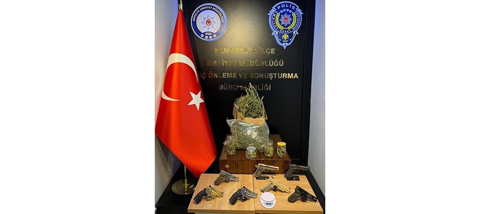 Trafikte 2 Kişiyi Silahla Tehdit Eden Şahıs tutuklandı