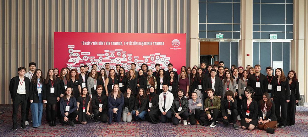 Türk Eğitim Vakfı, üstün başarı bursu ile 183 gencin daha geleceğine ışık tutuyor