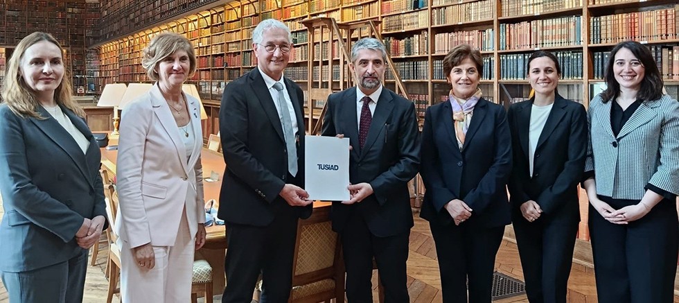 TÜSİAD heyeti Paris'te temaslarda bulundu