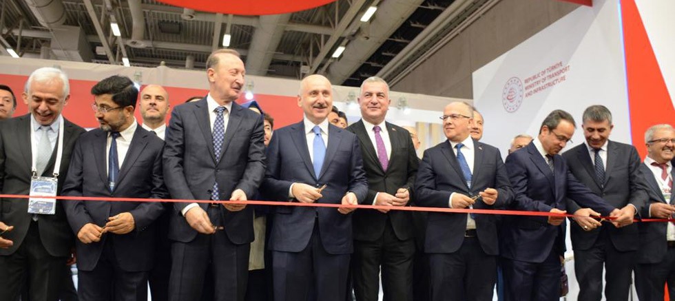 Ulaştırma ve Altyapı Bakanı Karaismailoğlu, Innotrans 2022'ye katıldı