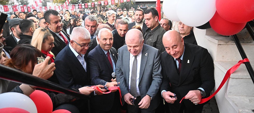 Ümit Özdağ Kemer İlçe Başkanlığının açılışını gerçekleştirdi