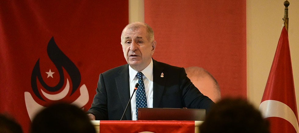 Ümit Özdağ Zafer Akademisi ve Siyaset Okulu’nun kapanışını gerçekleştirdi