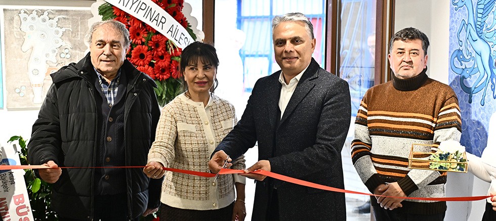 Uysal’dan sanata destek: “Renklerin Kokusu” açıldı