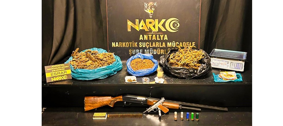 Uyuşturucu suçlarından aranan 22 şahıs yakalandı