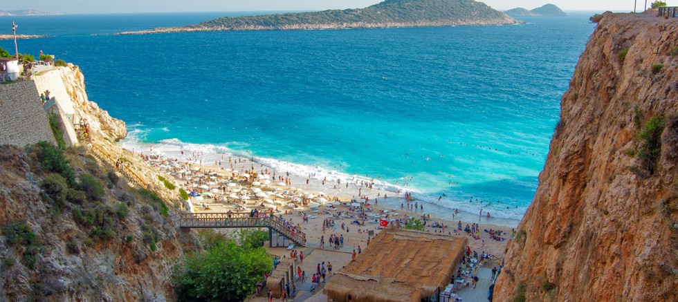 Yaklaşık her iki kişiden birisi bayram tatilde Akdeniz’i tercih ediyor