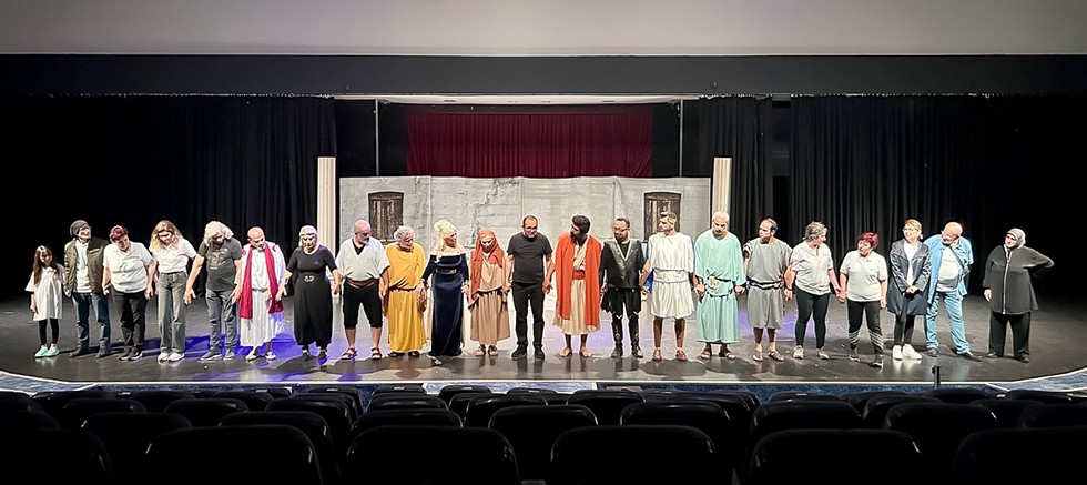 Yalınayak Sokrates Muratpaşa’da sahnelendi