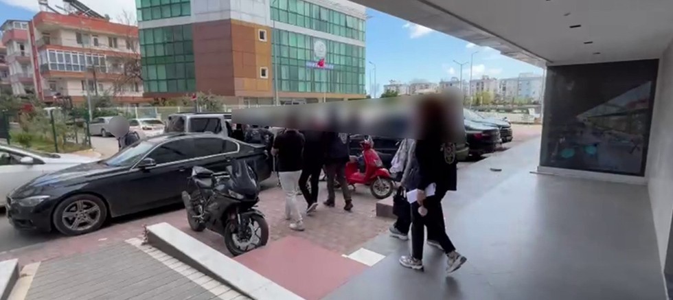 Yatırım Danışmanlığı Vaadiye Dolandırıcılık Yapan 16 Şahıs yakalandı