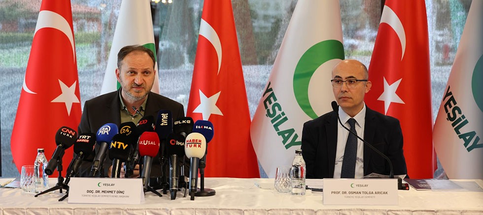 Yeşilay'dan uyarı: Sosyal medya hem bağımlılık oluşturuyor hem diğer bağımlılıklara zemin hazırlıyor