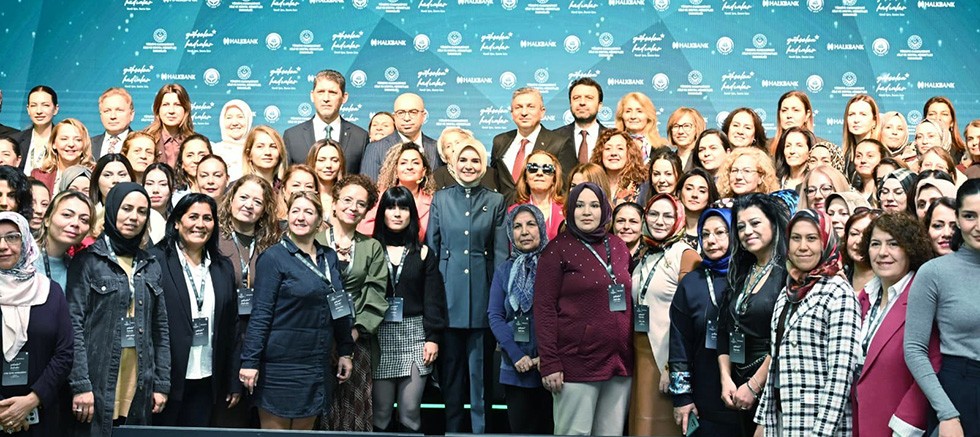 Yükselen Kadınlar Projesi Antalya'da tanıtıldı