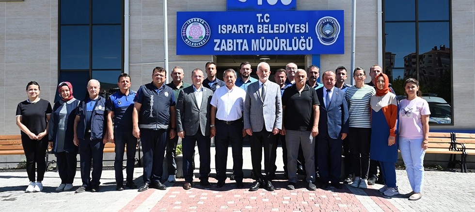Zabıta amirliğine terfi eden personelin rütbesini Başkan Başdeğirmen taktı 
